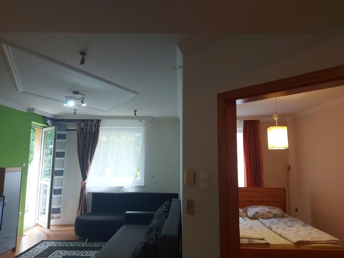 Lara Apartman Debrecen Dış mekan fotoğraf