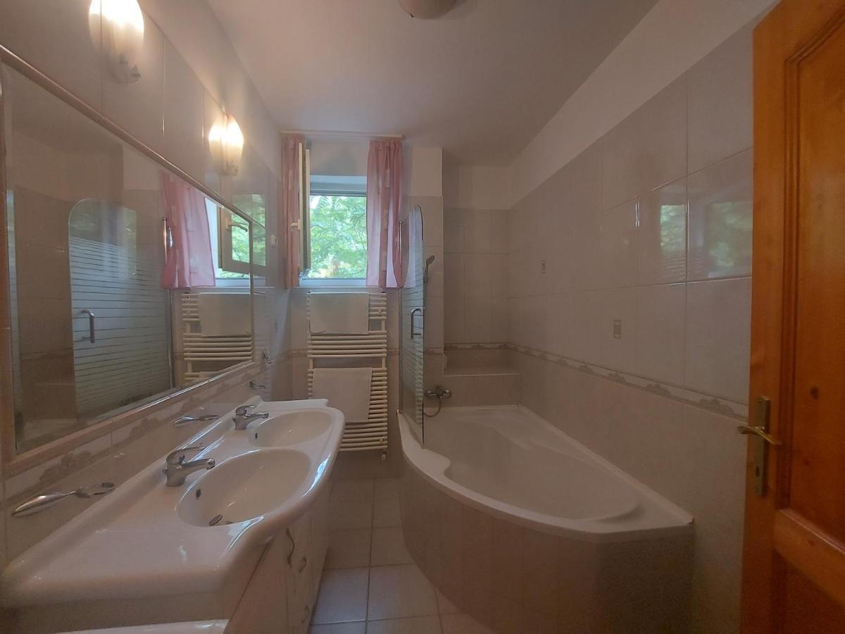 Lara Apartman Debrecen Dış mekan fotoğraf