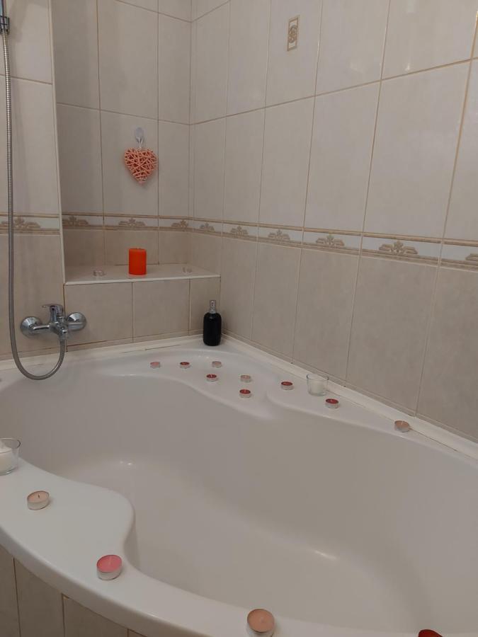 Lara Apartman Debrecen Dış mekan fotoğraf