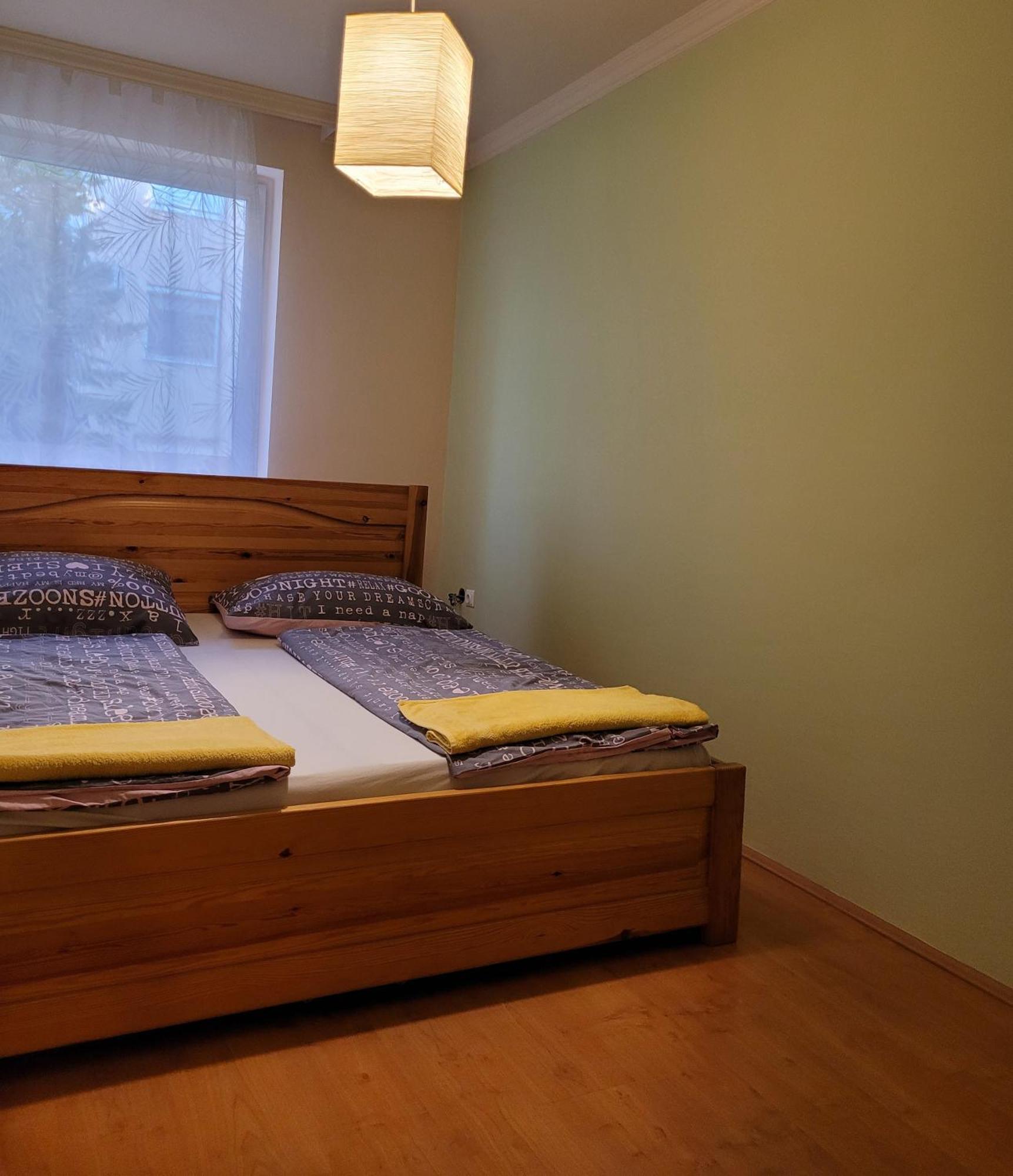 Lara Apartman Debrecen Oda fotoğraf